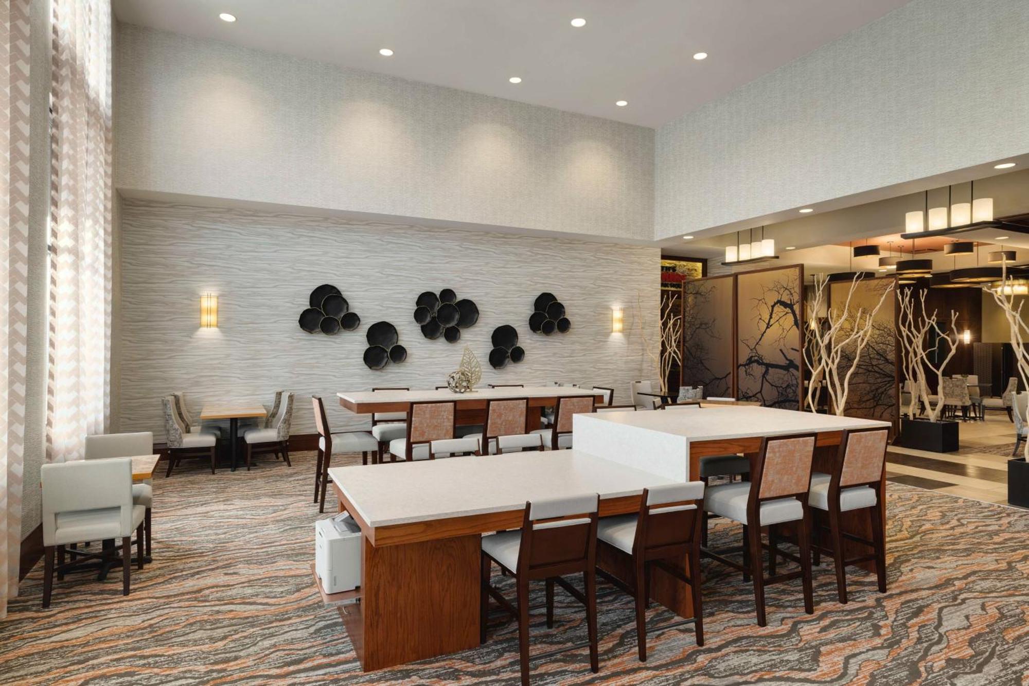 Embassy Hamilton Place 4*